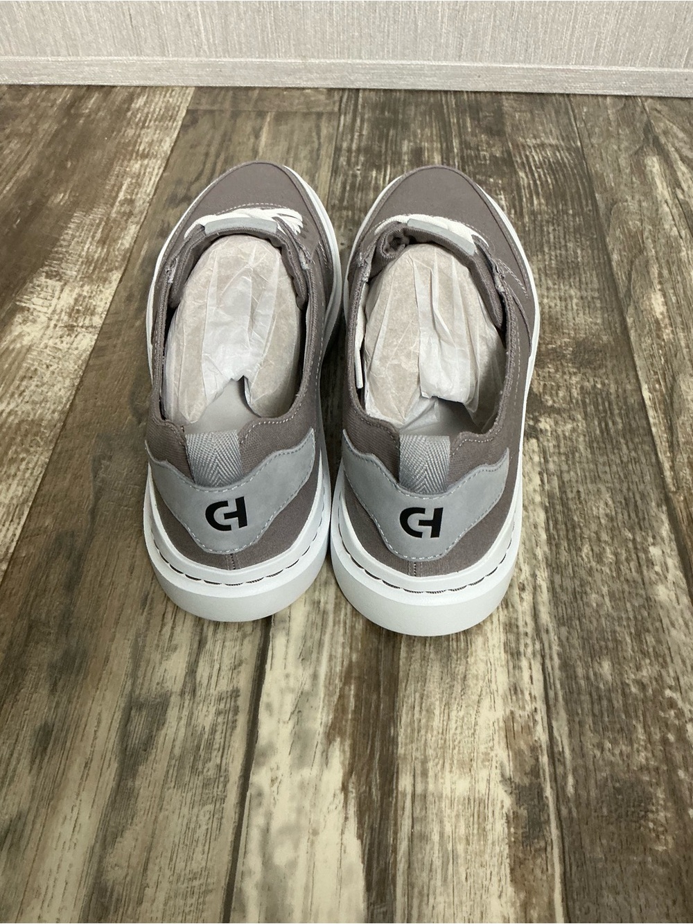 Cole Haan Men’s Gray Canvas Low-Top Sneakers with White Sole - Picture 10 of 16